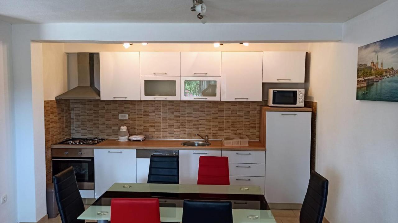 Holiday Apartments Maslina Paho Babino Polje Exterior photo